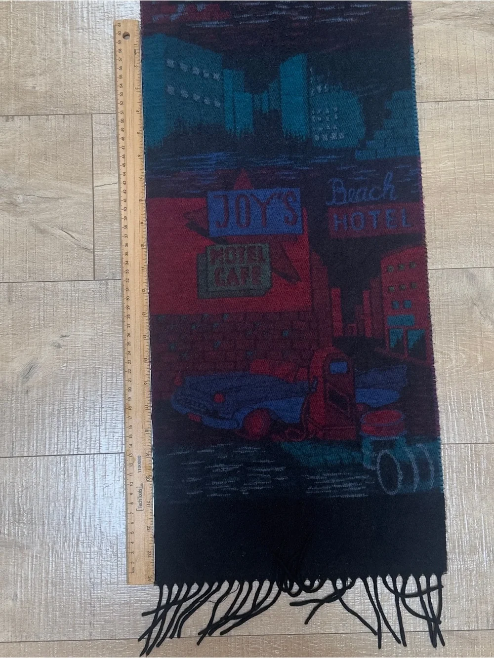 VINTAGE C&A Novelty Pop-Art-Style Acrylic Scarf